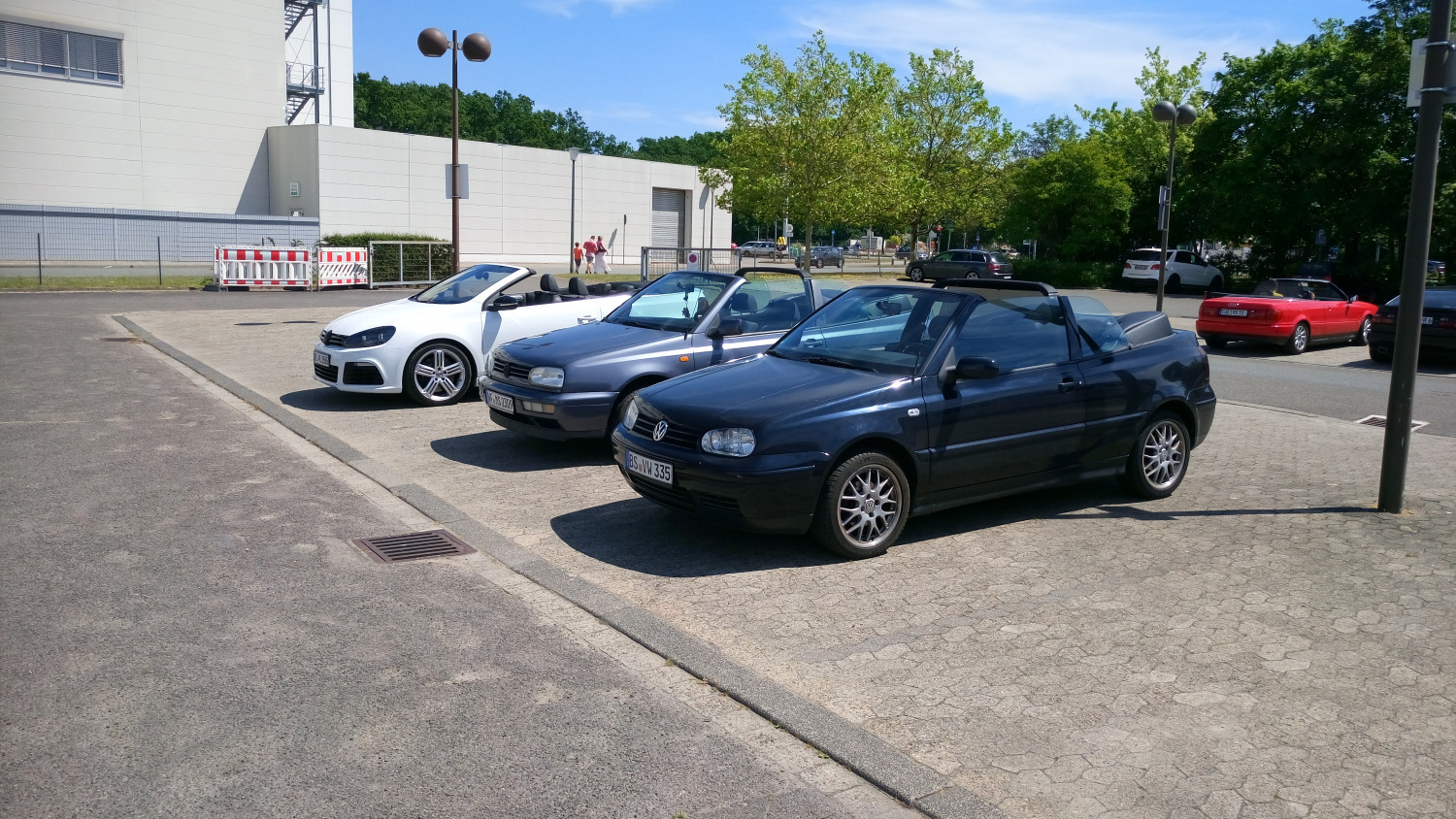 Kleines Treffen am VW-Museum in WOB