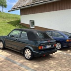 Zwei gleichalte Karmann-Geschwister im Urlaub